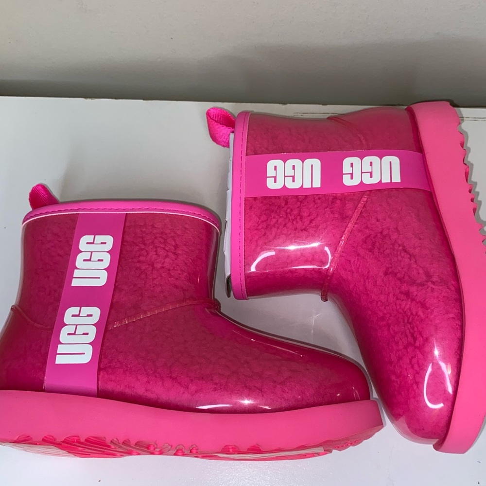 Ugg waterproof kids size 13 NIB